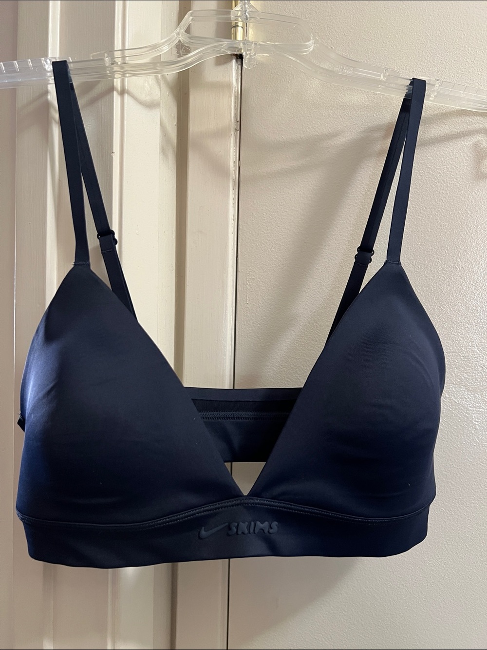 NikeSKIMS SHINE TRIANGLE BRA in NAVY Size Medium. Excellent Condition.